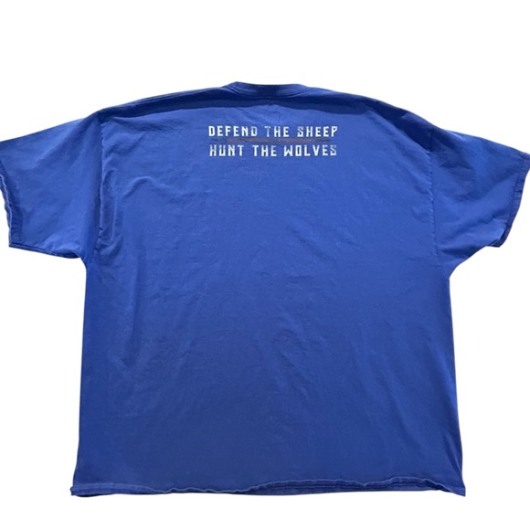 Men’s Blue “Defend the Sheep Hunt The Wolves” graphic T-shirt 4XL - Picture 3 of 7
